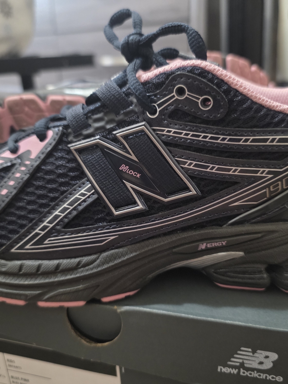 New Balance Women's Black & Pink Running Sneakers